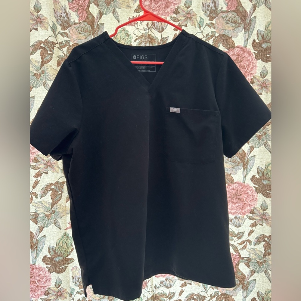 Figs single pocket scrub top